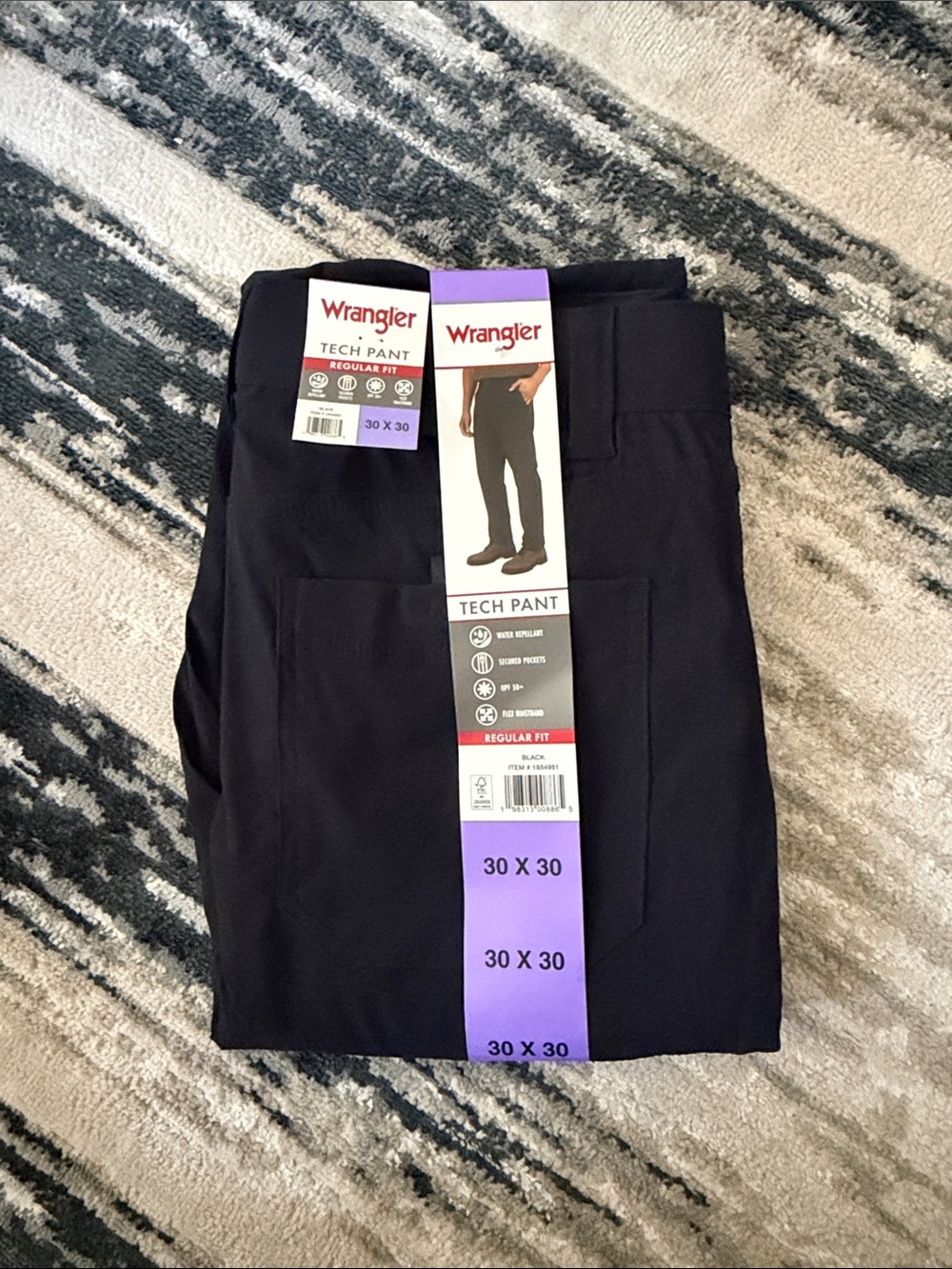 Wrangler Men’s Cargo Tech Pants Black, Size 30x30 (New)